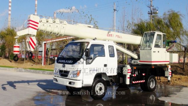 點擊查看詳細信息<br>標(biāo)題：8噸汽車吊 閱讀次數(shù)：2168