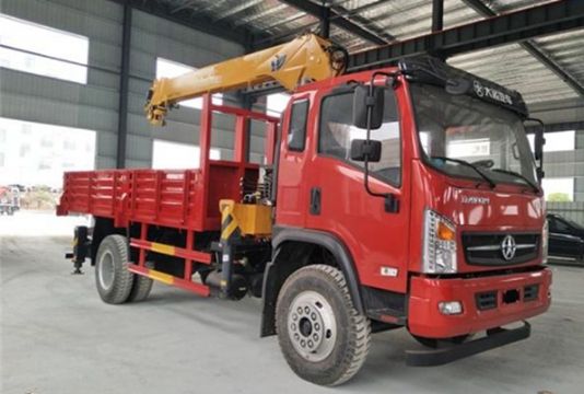點擊查看詳細信息<br>標題：5噸大運隨車吊 閱讀次數(shù)：1234