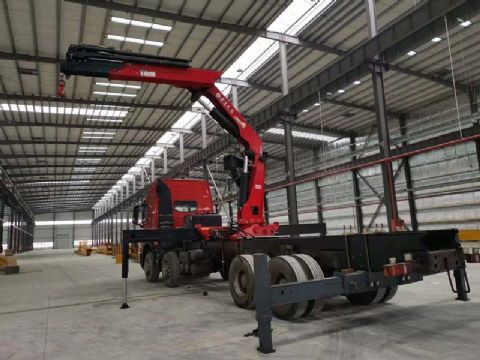 點擊查看詳細信息<br>標題：15噸折臂吊 閱讀次數(shù)：1831